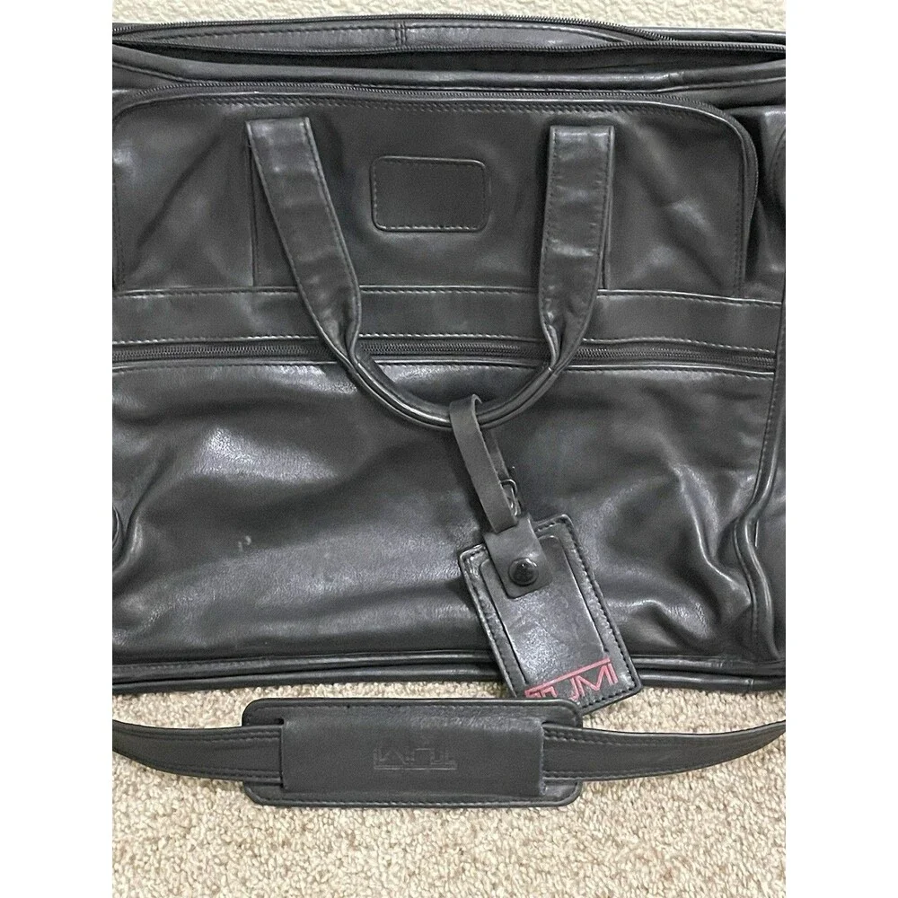 Tumi Executive Style Briefcase Laptop Carry Bag Soft genuine black Leather